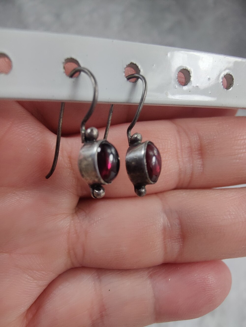 Vintage 925 Sterling Silver Deep Red Garnet Color Stone Dangle Earrings